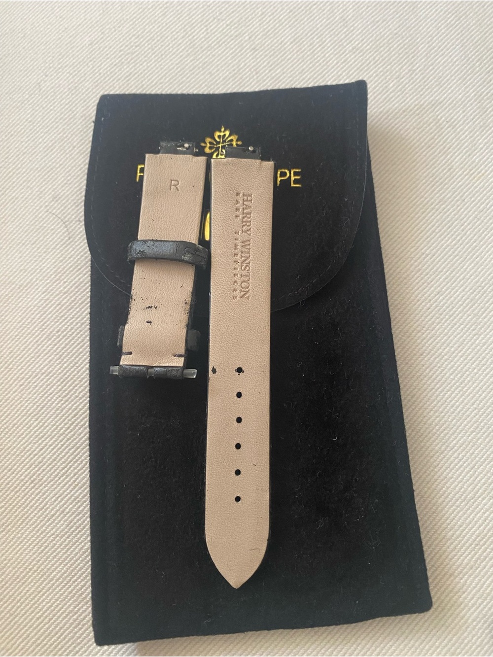 Harry Winston Beige Leather Men’s Watch Strap with Black Buckle 18x17mm As is